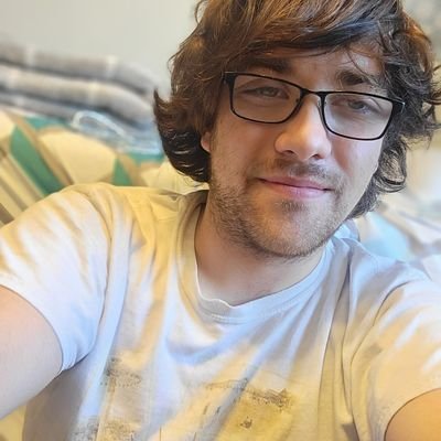 loughrandt's profile picture. Theatre nerd