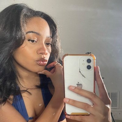 Styledbybq's profile picture. Organic Vibes 🍃🙏🏽| Jesus Is Lord| Artist 🌴🌸🌞 IG:@styledbybq