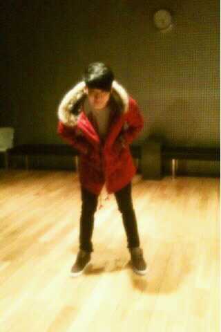 swg126_B's profile picture. [빠른93.02.17]안녕하세요!!YG소속댄스팀Hitech막내송원기님봇입니다~!!송원기님대신팬서비스해드리구요.팔로하시고멘션주시면맞팔해드립니다~!(100%수동!!실제원기님께 허락받았습니다!!)I'm not real wonki!!!