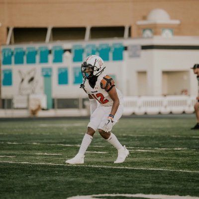 Class of 27’🎓|DB🏈| 5’10|160|3.5gp|LHS🧡🖤
📧: trecon0426@gmail.com
📱:239 784 9266
“student athlete”