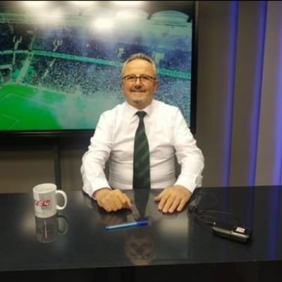 Emekli Banka Müd.Sakaryaspor'da yöneticilik yaptı ve Kulüp Üyesi.ATATÜRK Sevdalısı,Türkiye'ye UEFA kupasını getiren,Fatih Terimci ve GS'lı💚♠️💛❤️