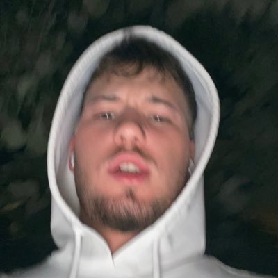 emirhanydursun's profile picture. 