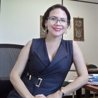 Doctora en Derecho Internacional  @UBA-Conicet, docente-investigadora