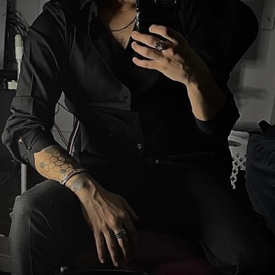 21 | CERTIFIED Pretty boy | Started this for fun and somehow made it here… $6.99 Fansly🖤 Backup: @samstwtacc | wive: @_saraslyy https://t.co/lkA8JE8LqL