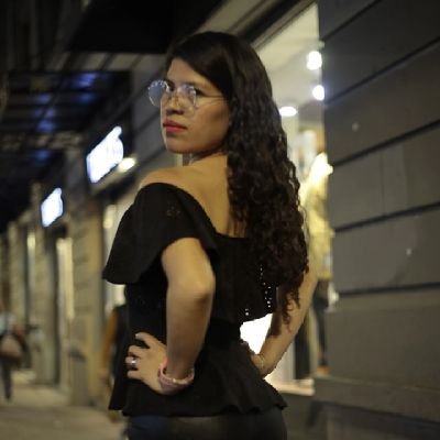 41Citlali's profile picture. La persona que sea auténtica no necesitara buscar ninguna silueta que copiar