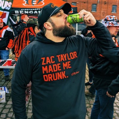 Father | Husband | Editor: @CincyJungle | Cohost of @BIGPLAYCinShow | @Drinkgaragebeer Guy | The Cincinnati Bengals control my mood | Big Reds guy |