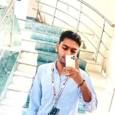 Its_priynshuu's profile picture. I am walking on the never-ending path of coding....