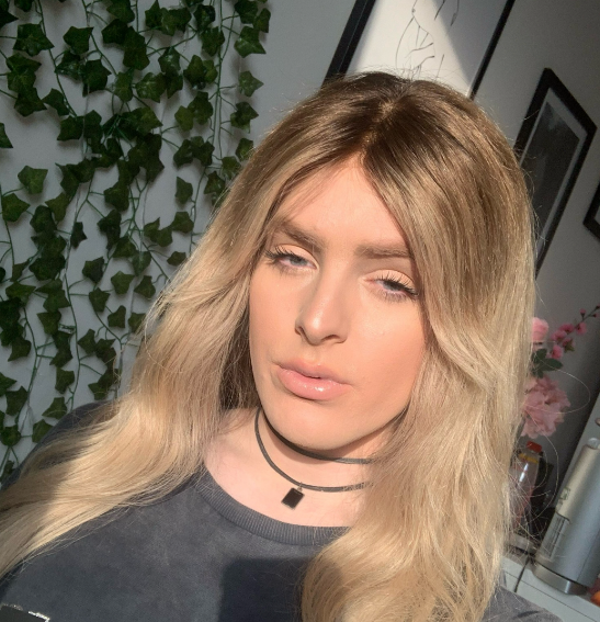 trans girl 🏳️‍⚧️ not active here, follow @Hollycuttie