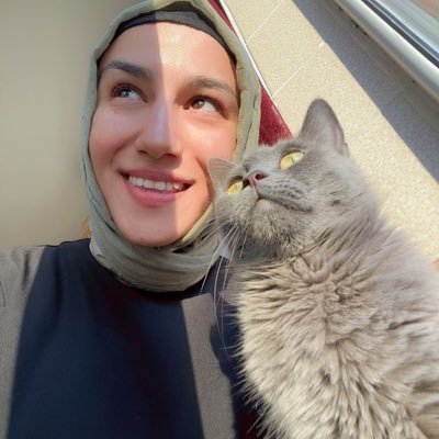 Esra1562674's profile picture. 