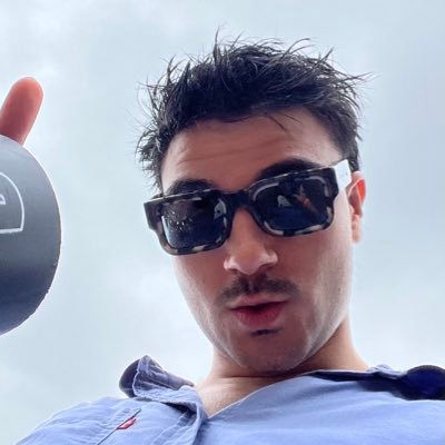 Juanloriaaa7's profile picture. Vivo y siento como un pelotudo
