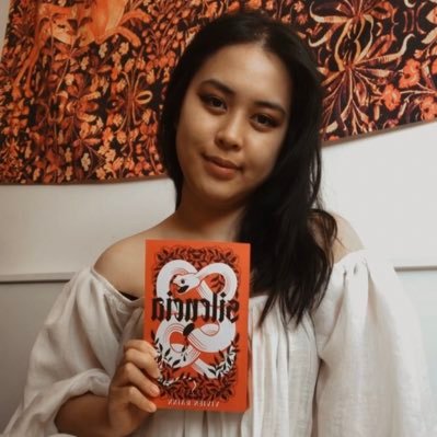 Writing stories for the unheard voices. 🇵🇭🖤✨ My gothic romance novels Solita and Silencia, set in the Philippines, are out now! 🥀⚰️ ig: @authorvivienrainn