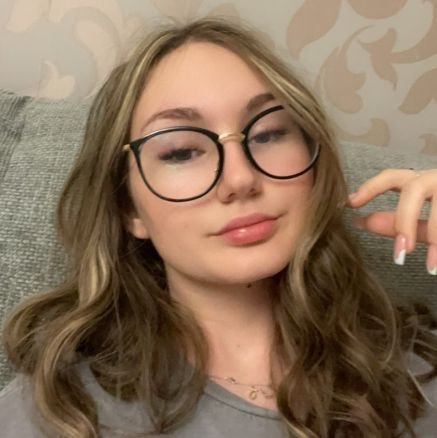 daisydaizy10's profile picture. Queen of my own fairy tale 👑📖 A girl with a heart full of dreams 💖🌟 Classy, sassy, and a bit bad-assy 💃💁 Smiling is my favorite accessory 😄💫