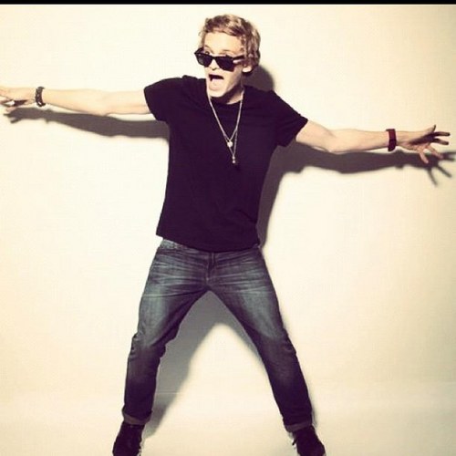 We are Team Simpson! Our names are Caitlin&Erica&Carly&Margret&Casey. Follow us for games, facts, imagines, and more bout @CodySimpson. Cody is following us!!:)