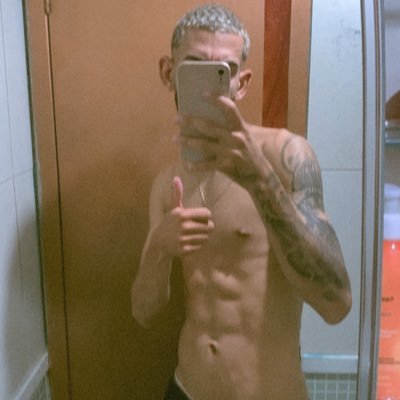 Um brinde a vida que é bela e perigosa. @Flamengo/@RealMadrid