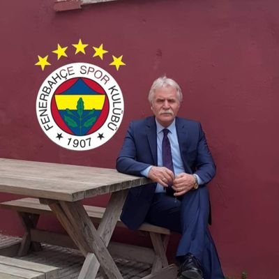 Başöğretmen ve 
elbette 💙💛
 Fenerbahçeli..
⭐⭐⭐⭐⭐