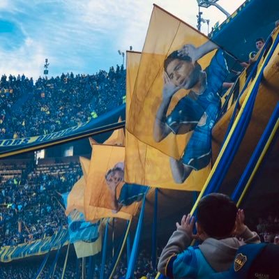 Hola chicas y chicos:) Quiero aprender Español y hablar con ustedes. Soy hincha de Boca🇸🇪