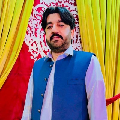 سیاسی وابستگی ضرور ہوگی لیکن آپ میرے لیے قابل احترام ہے!!