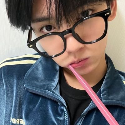 odetoroze's profile picture. 📓 : writing for zb1