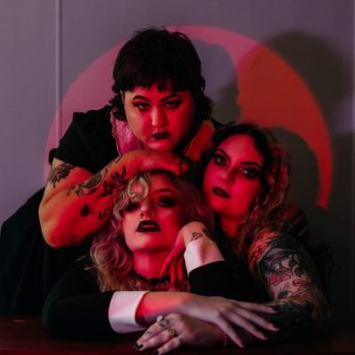 Haunting riot grrrl from Darumbal land, Aus ❤️‍🔥⛓️ Lily | Riley | Kailee