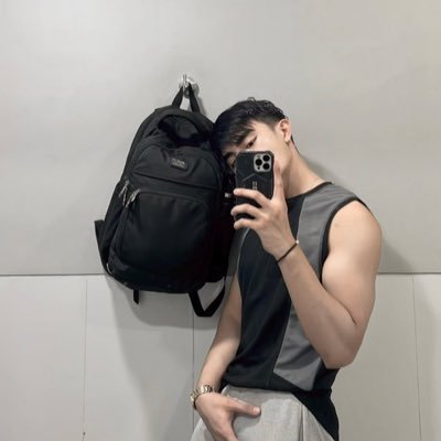 huangji22166642's profile picture. ？