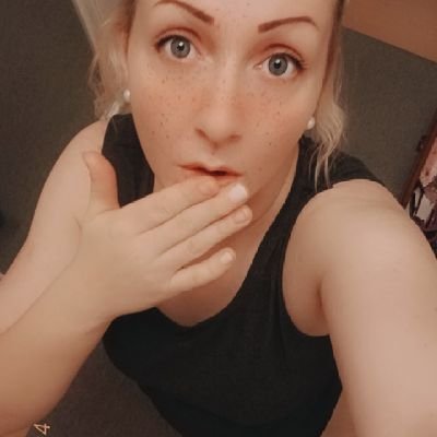 Eevi202020's profile picture. I'm girl who loves to pee 😍 

https://t.co/XrJMnRSsHr