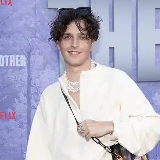 theleomahalo's profile picture. that one guy that customizes everything.. 🎨