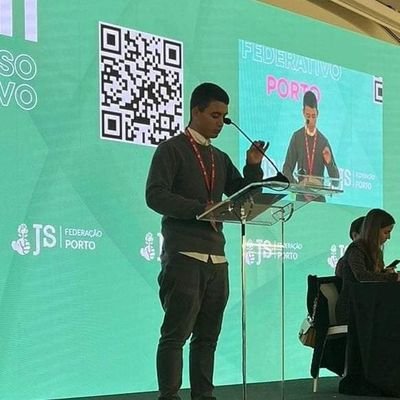 afonso_js2006's profile picture. Militante da Juventude Socialista e do Partido Socialista ✊🌹
Portugal Inteiro com Pedro Nuno Santos
Mas vale morte que rendido, a liberdade ninguém nos tira!