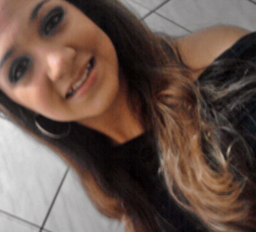 ariana, muito perfeccionista, tricolor ao extremo, amo jogar vôlei *-*