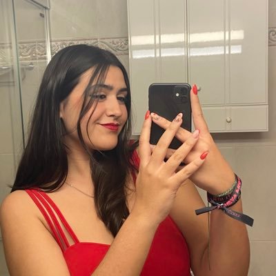 _elenamorenoo's profile picture. louis tomlinson my religion❤️‍🩹