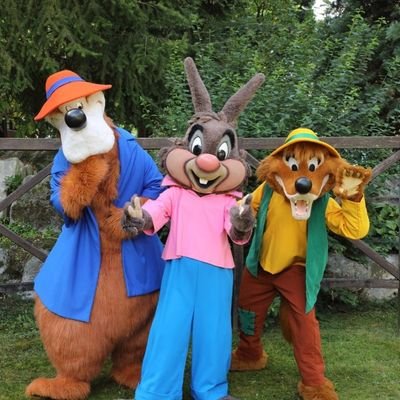 Hello everybody and welcome to an account all about Splash Mountain and Song of the South 🐰🦊🐻