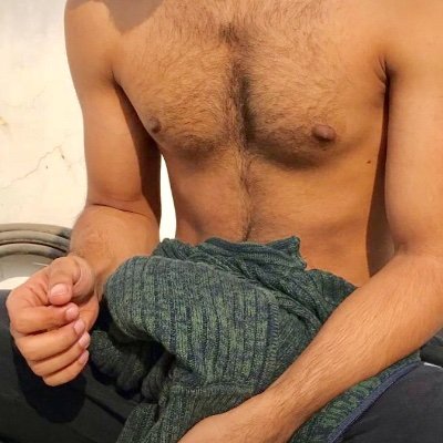 Vers arab guy. Enjoy meeting fun / fit guys and making content and having fun.
🍑/🍆 💦  regular updates / videos. HMU for fun / contents.