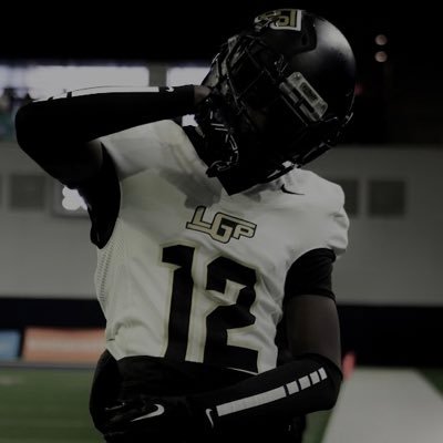 DB 🏝️ 6’3 155 3.1GPA📚 25 🎓