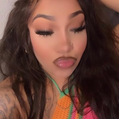 we can do it in the black 500 wit the top down, In overdrive when we ride cause I’m hot now. 💕🌸