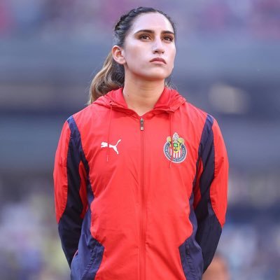 Jugadora profesional de @chivasfemenil