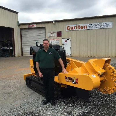 Even though Dave has stepped away from the hands-on work, he continues to supervise a devoted and passionate team of seasoned stump grinders and removers.