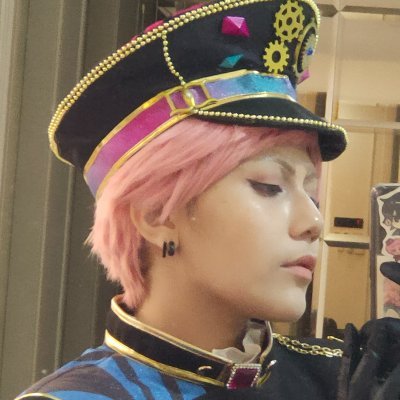 Yu_Nyxx's profile picture. 99' • Artist • Cosplayer • 🇲🇾 |
IG: yu_nyx.coser ✨ 🥐🍬
Man, how'd you know I like Valkyrie? 🧍