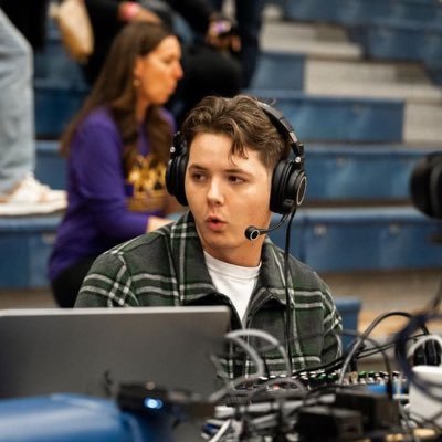 22 // OFF THE COURT POD Host // @itsonsignature Sports Broadcaster // @nazwranglers sideline reporter