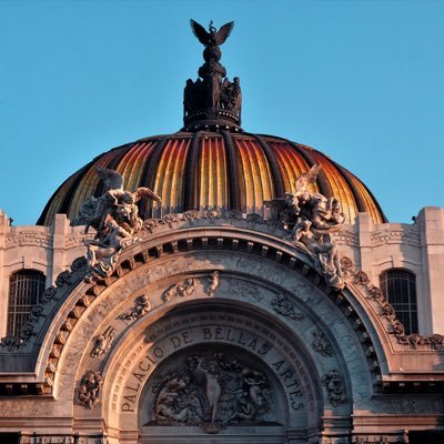 Máximo recinto cultural del país, referente de México en el mundo, una joya del patrimonio artístico nacional.