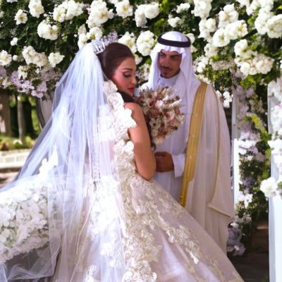 ranaboutiquee's profile picture. مصممة الازياء السعودية (رنا ريري) مصممة فساتين الزفاف والسهرات لحجز المواعيد +966500318831