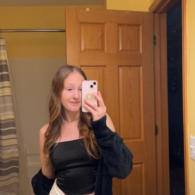 vivianscontent's profile picture. 