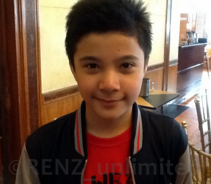 follow @RenzValerio an Actor in GMA7, he loves his fans, loves to dance, act and play sports! 01/09/12
Text RENZ ON or GOMMS RENZ ON to 4627