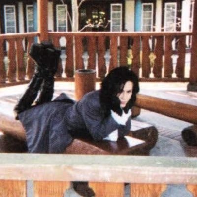 fuckisthees's profile picture. nearly a whore fan account huh