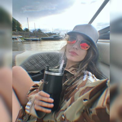 GiiiRmz's profile picture. Estar presentes ahora consiste en unir nuestra atención y nuestra conciencia - PsicologaΨ 🧘🏻‍♀️ - Esp. psi Clinica y de la Salud