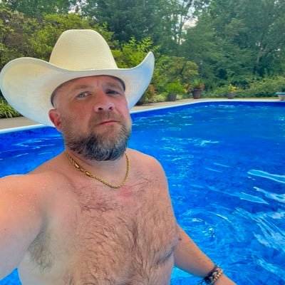 CountryOink's profile picture. GA-FL-TX PROUD.Southern. Independent. Eager. Positive Vibes only area. WOOFs. Grrrs. oinks. & personal favorite GROINKs all proudly accepted and appreciated!