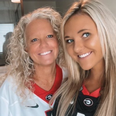 Mom to Ansleigh, Baleigh, Taryn Love my GSP/Sports crazy/Curly blonde/Live for the salty air, sun, a good book, sunsets, the BRAVES and the DAWGS!