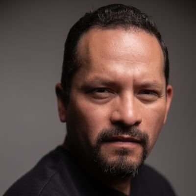 Actor,  egresado del Cut-Unam; Eia 4 del Inba; Y del Ceuvoz. 
Trabaja en teatro, cine, tv y radio.