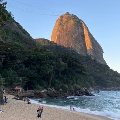 Mulheres e homens cis ou trans são bem vindes.