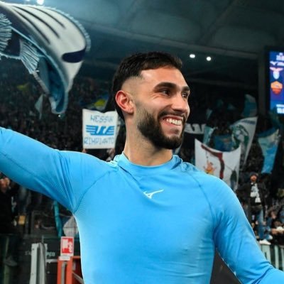 📌 Cuenta de fan 💖🤴🏻@tatycaste11anos 🇦🇷 Todo sobre él lo encontrarás aquí,fotos e informacion ⚽ @OfficialSSLazio