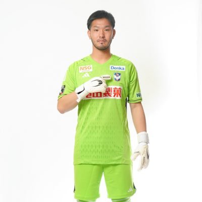 神村学園→鹿屋体育大→栃木SC No.21→レノファ山口FC No.17→アルビレックス新潟　No.23