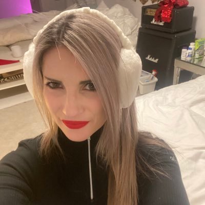Andrea_Farland's profile picture. I want to know everything.